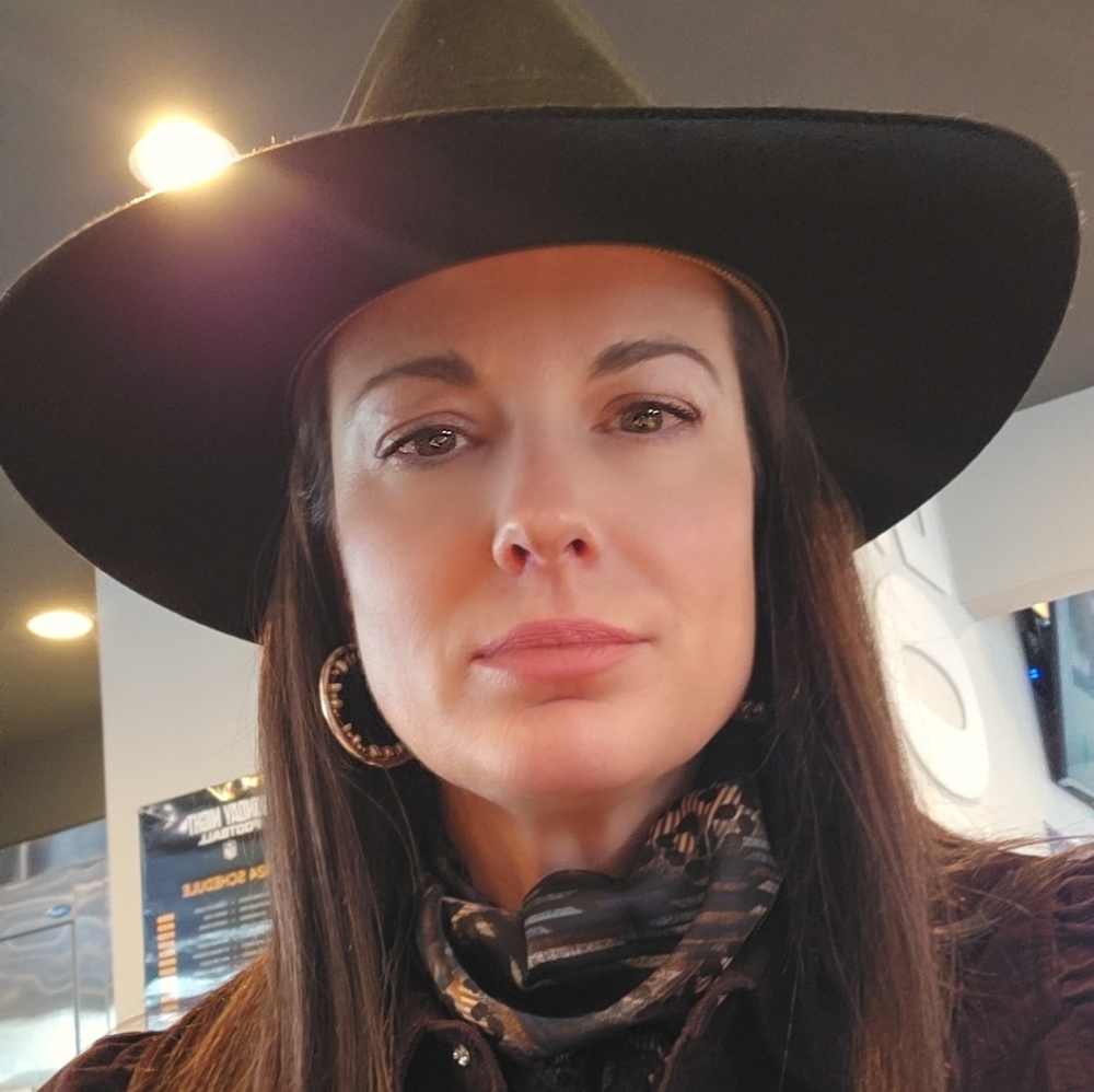 Meet your Posher, Dana